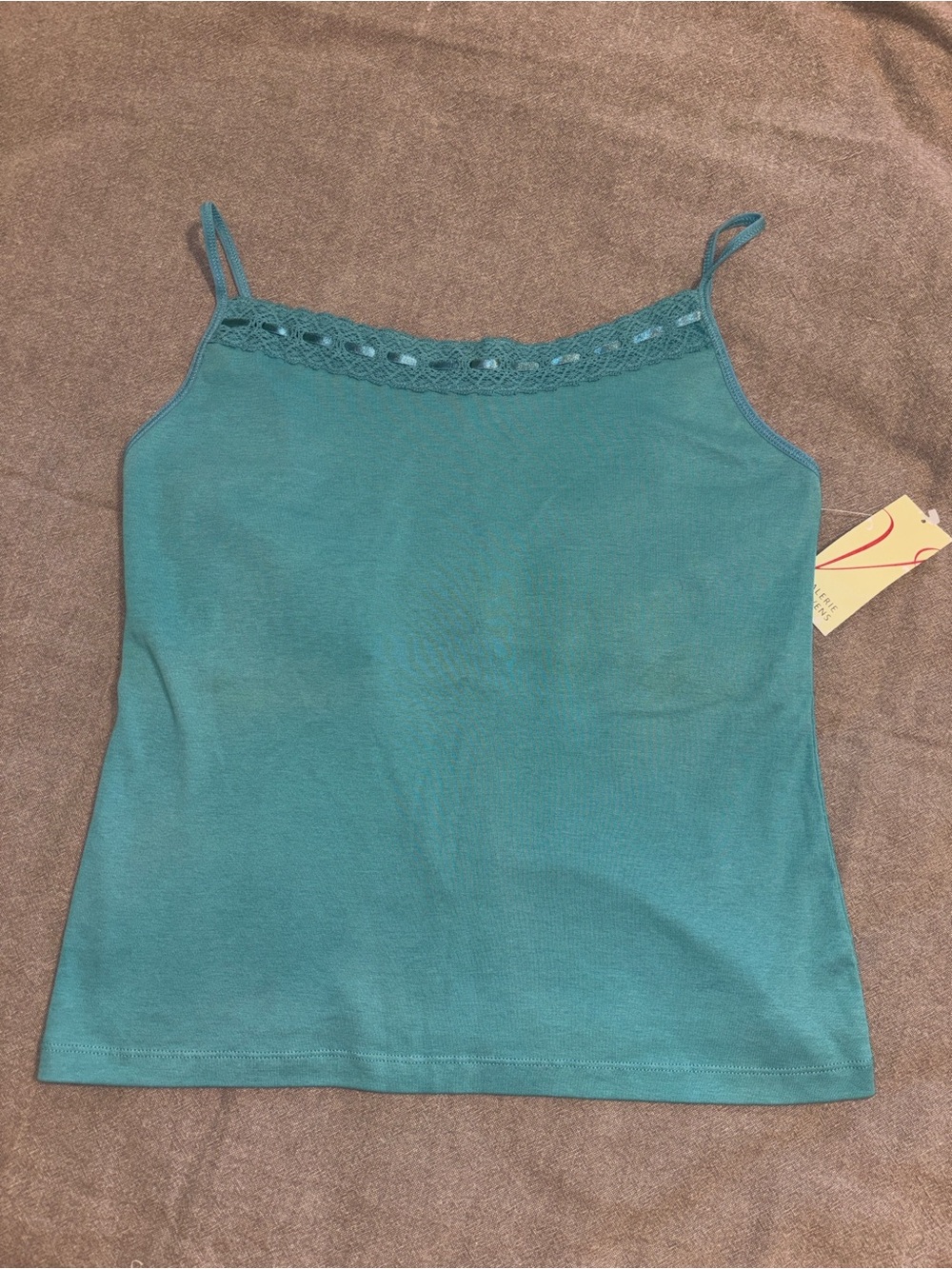 NWT!💧LACE TRIMMED CAMI WITH SHELF BRA